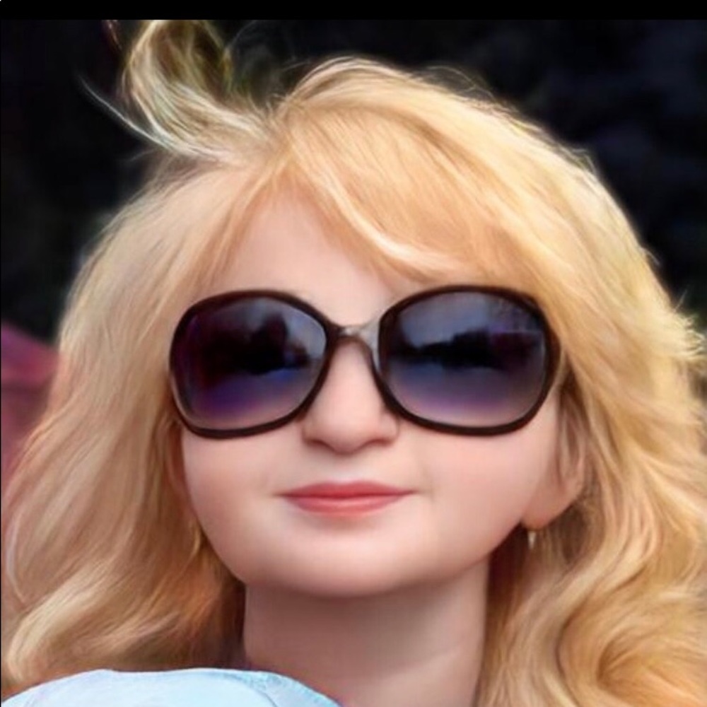 Meet your Posher, Rebecca - Picture 4 of 12